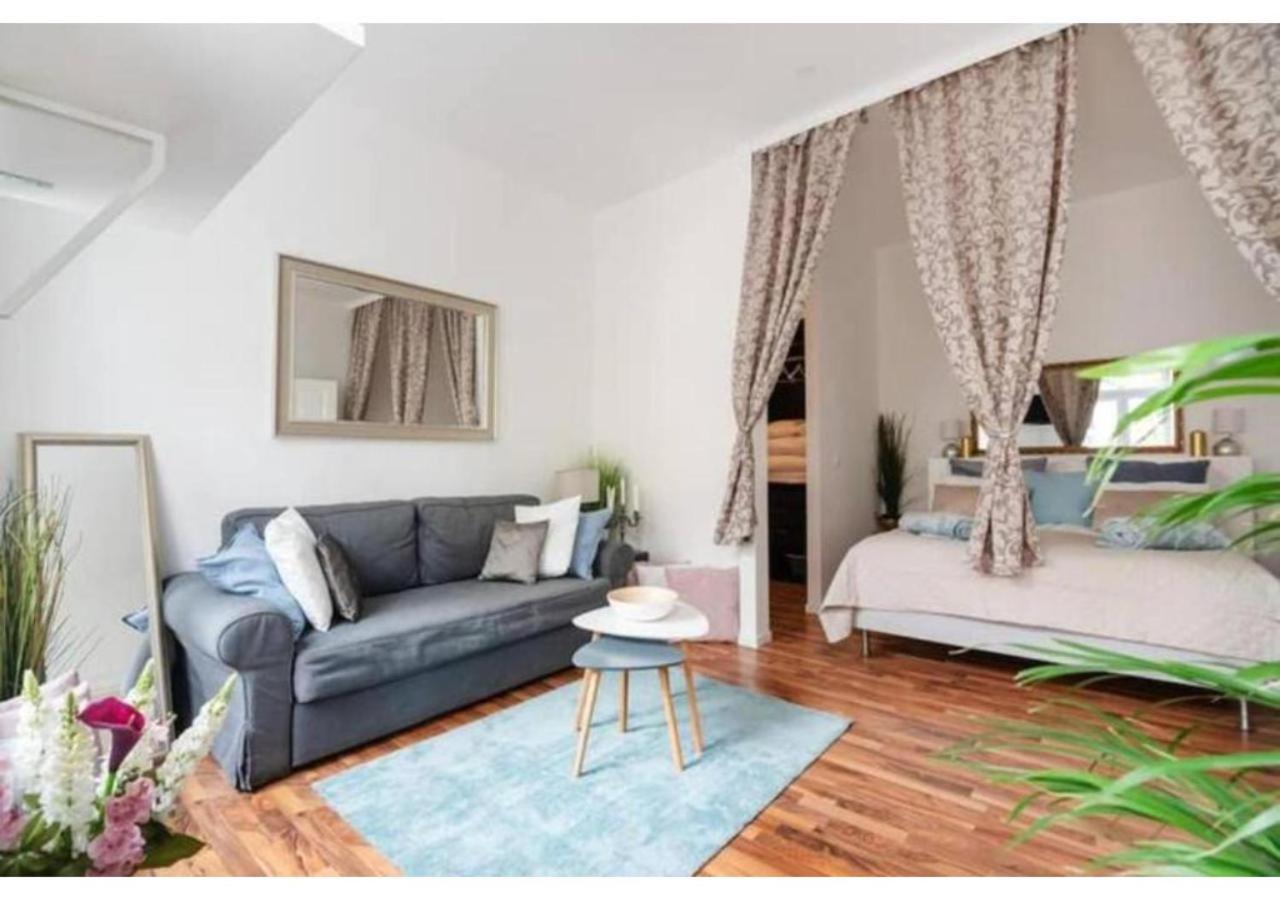Ferienwohnung Luxurious And Bright, 5 Min To City Center Wien Exterior foto