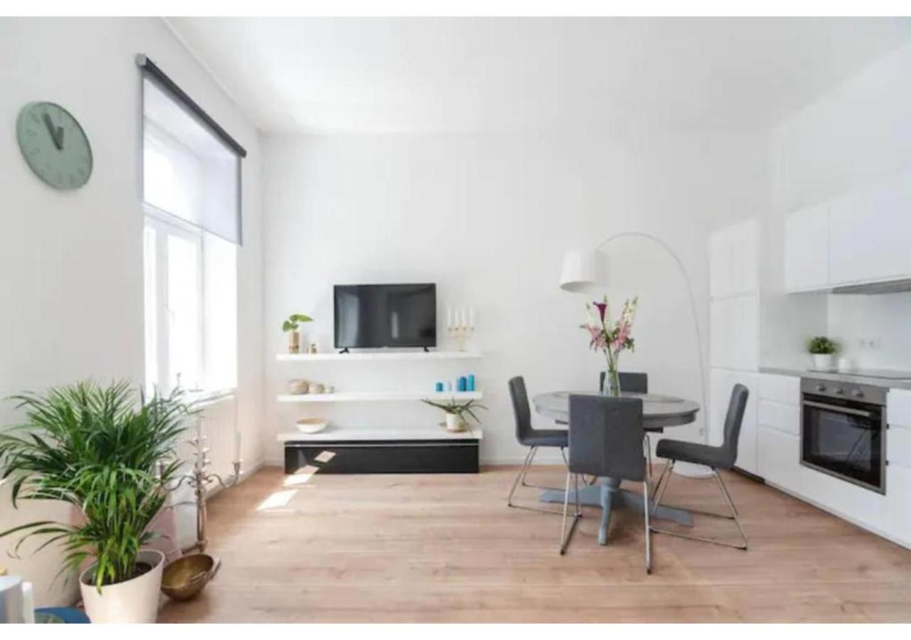 Ferienwohnung Luxurious And Bright, 5 Min To City Center Wien Exterior foto