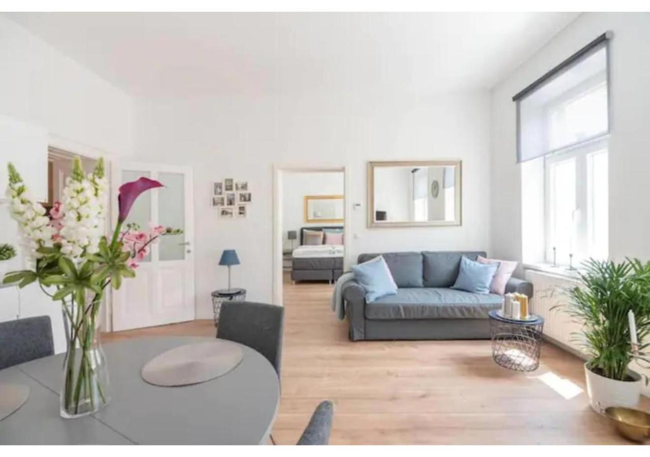 Ferienwohnung Luxurious And Bright, 5 Min To City Center Wien Exterior foto