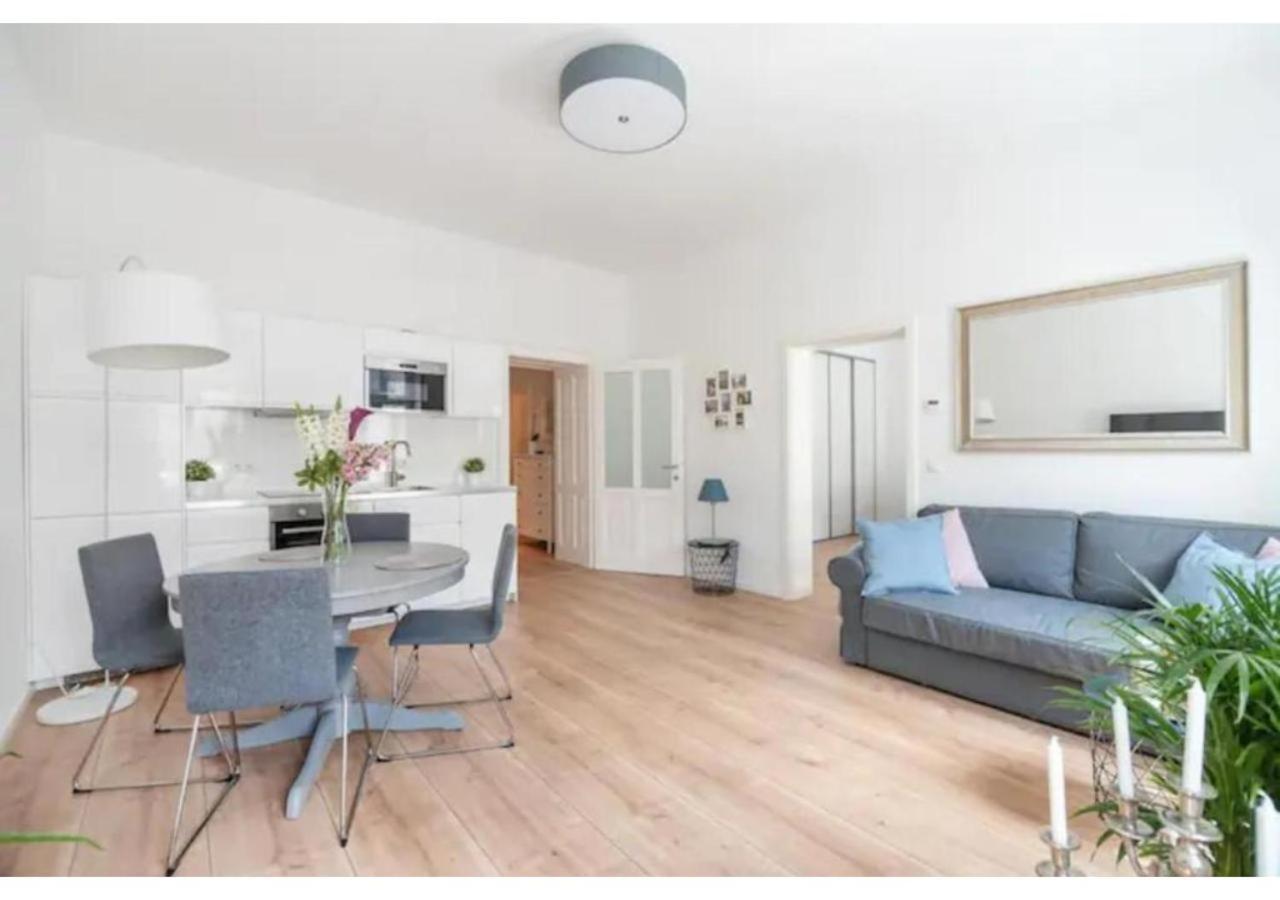 Ferienwohnung Luxurious And Bright, 5 Min To City Center Wien Exterior foto