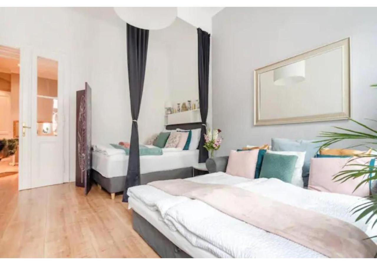 Ferienwohnung Luxurious And Bright, 5 Min To City Center Wien Exterior foto