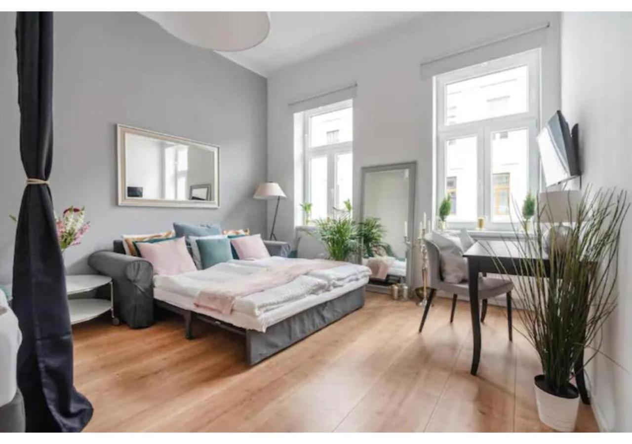 Ferienwohnung Luxurious And Bright, 5 Min To City Center Wien Exterior foto