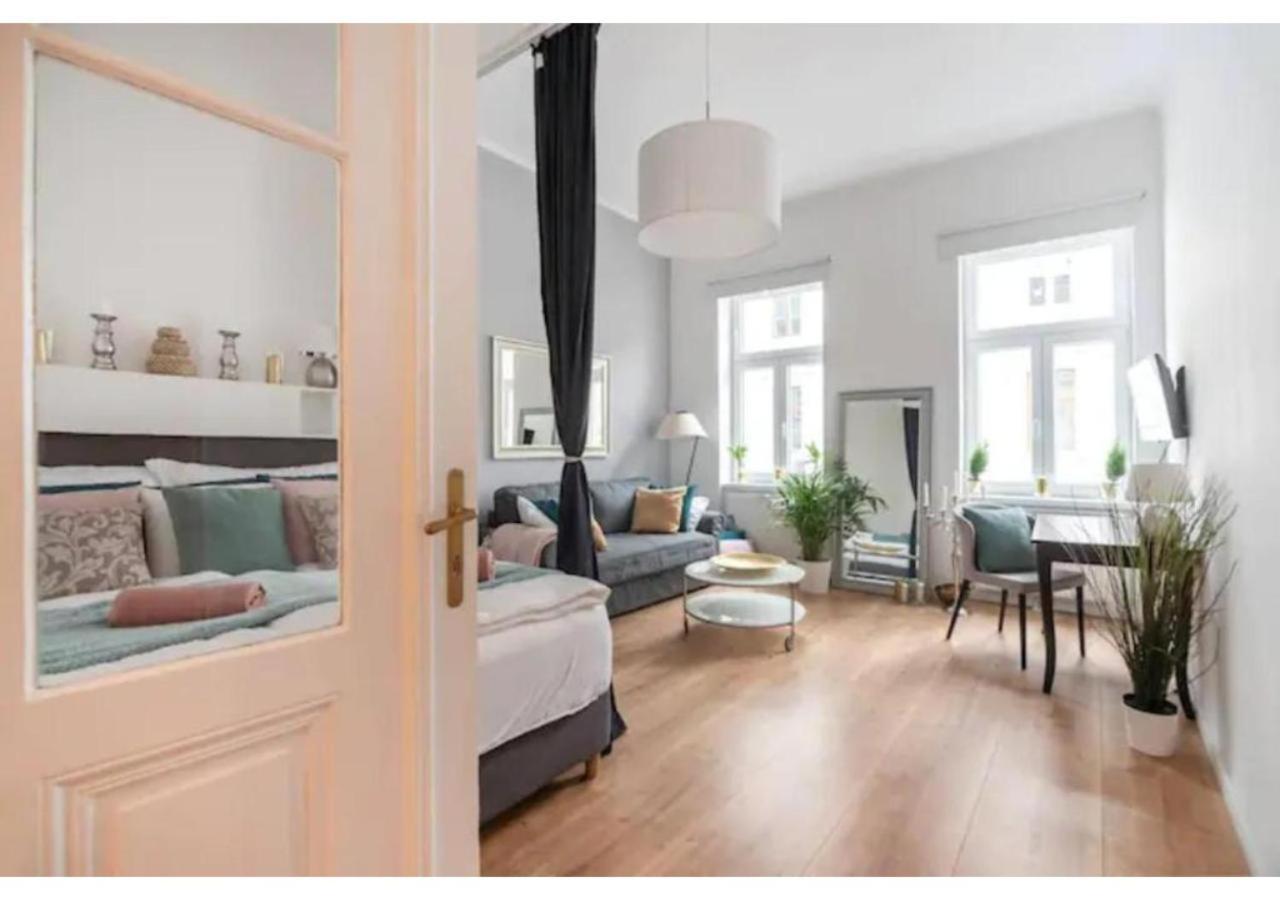Ferienwohnung Luxurious And Bright, 5 Min To City Center Wien Exterior foto