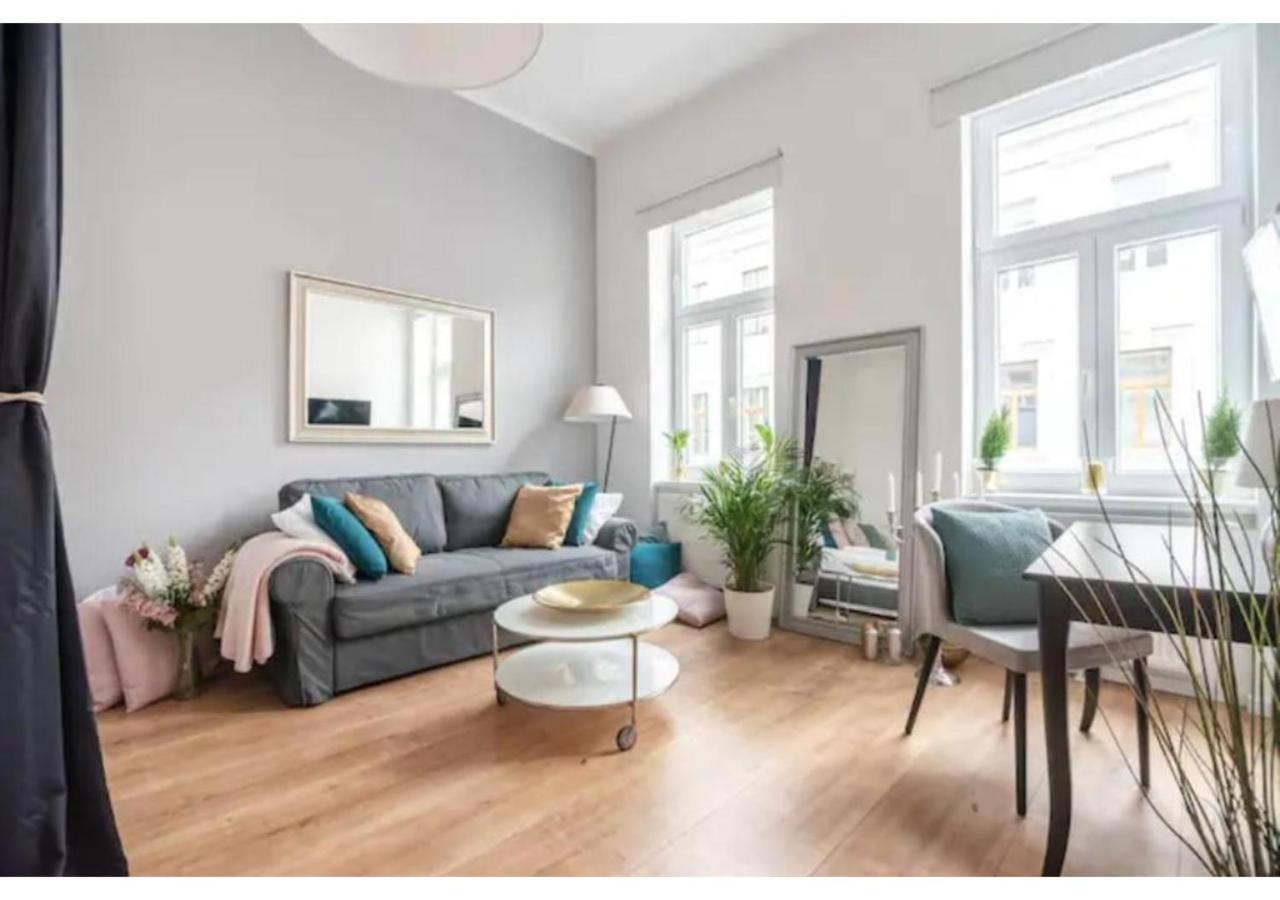 Ferienwohnung Luxurious And Bright, 5 Min To City Center Wien Exterior foto