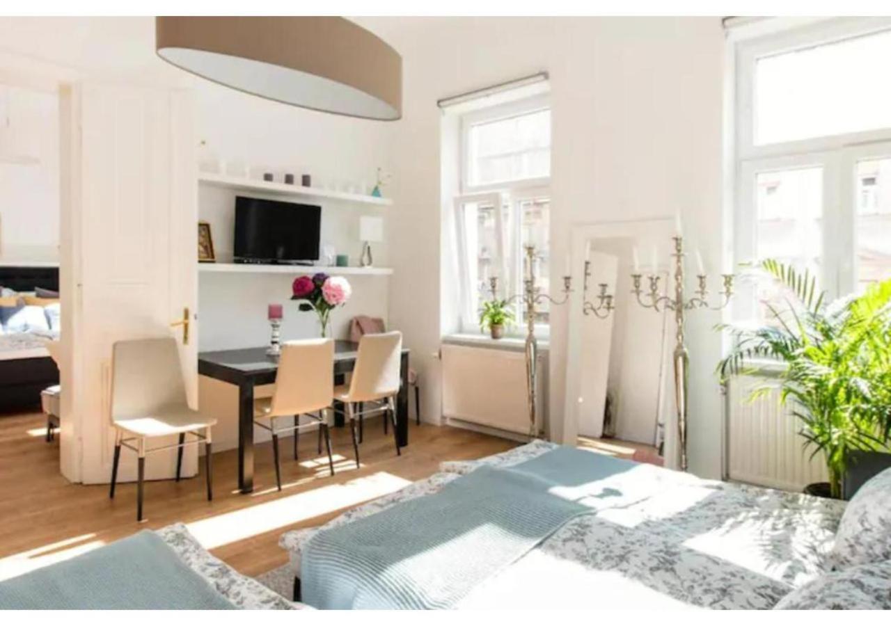Ferienwohnung Luxurious And Bright, 5 Min To City Center Wien Exterior foto