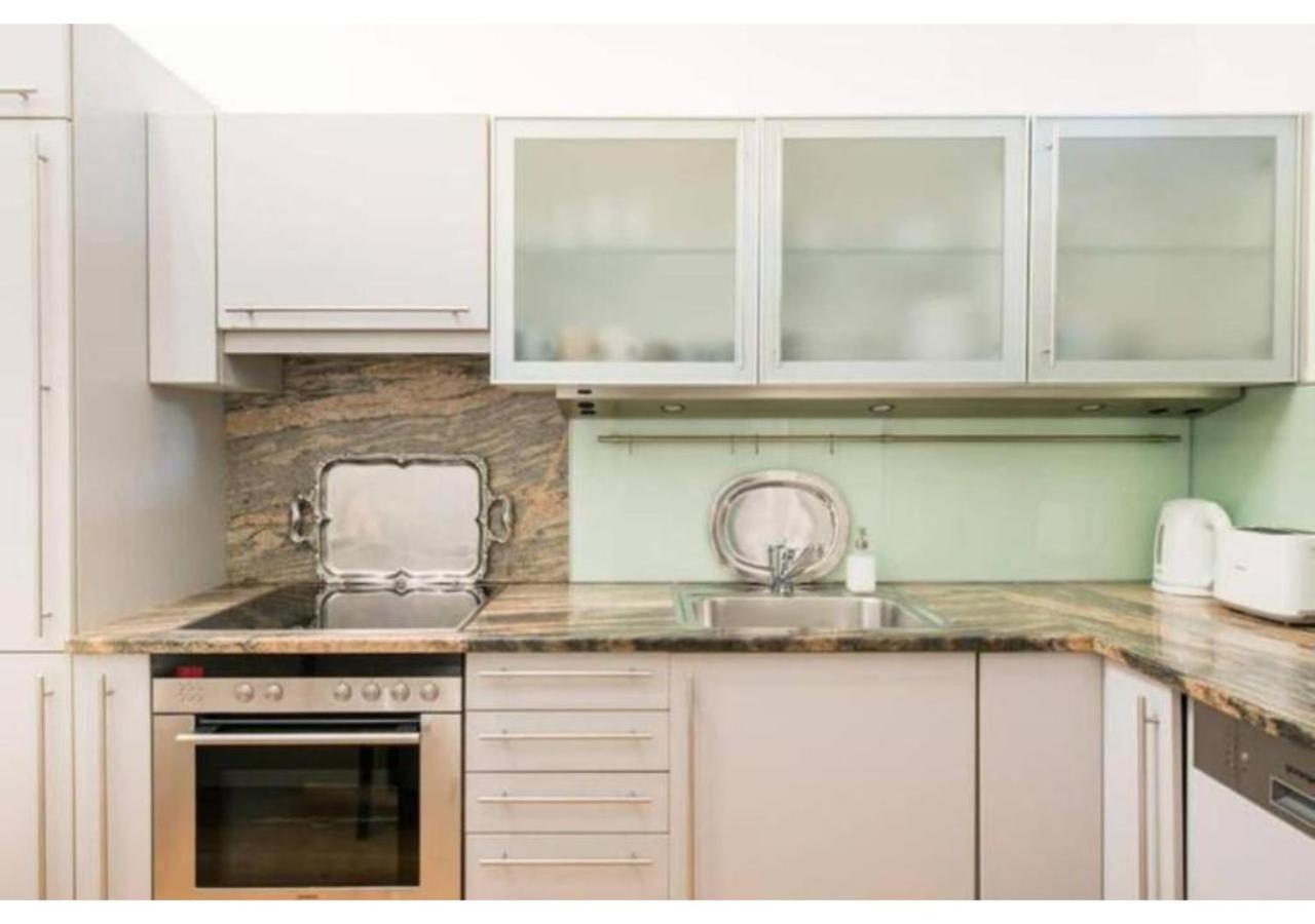 Ferienwohnung Luxurious And Bright, 5 Min To City Center Wien Exterior foto