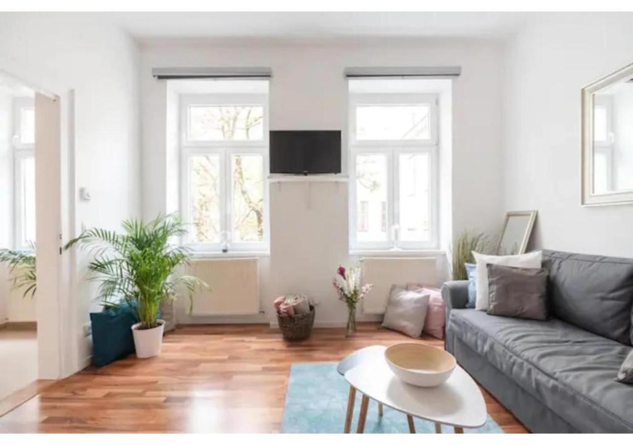Ferienwohnung Luxurious And Bright, 5 Min To City Center Wien Exterior foto