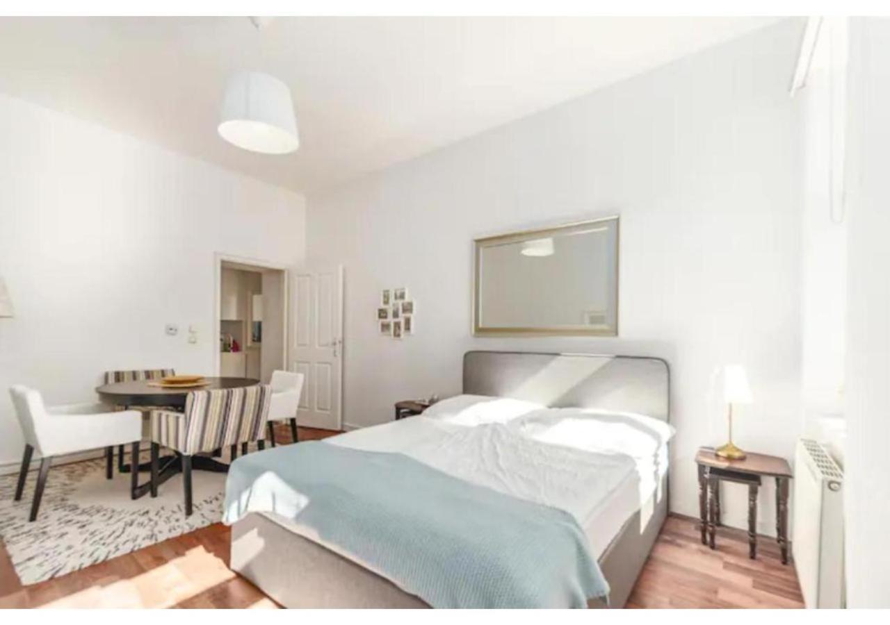 Ferienwohnung Luxurious And Bright, 5 Min To City Center Wien Exterior foto