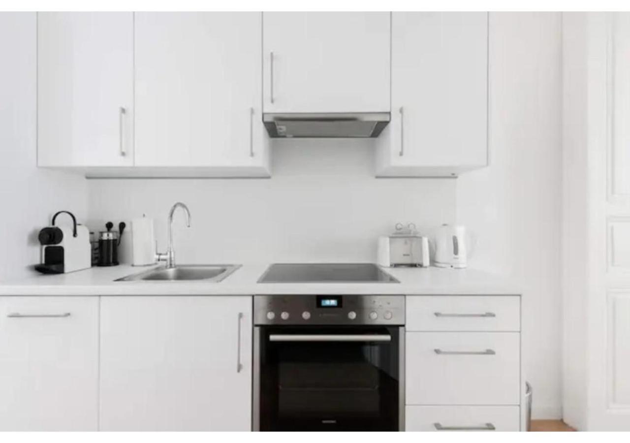 Ferienwohnung Luxurious And Bright, 5 Min To City Center Wien Exterior foto