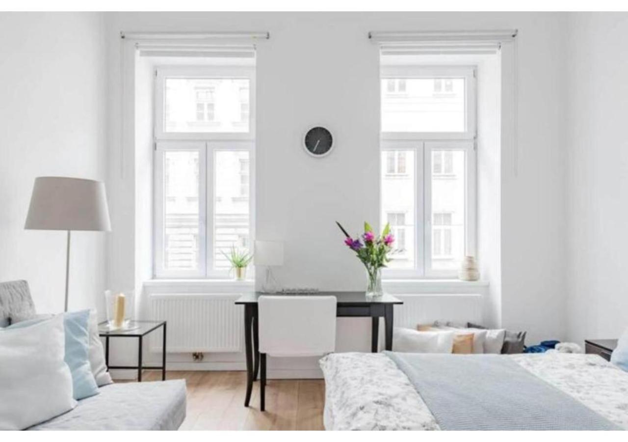 Ferienwohnung Luxurious And Bright, 5 Min To City Center Wien Exterior foto