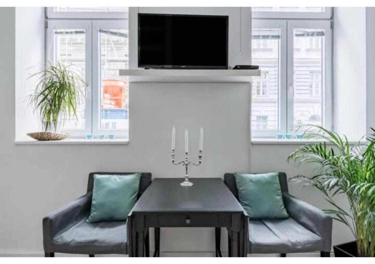 Ferienwohnung Luxurious And Bright, 5 Min To City Center Wien Exterior foto